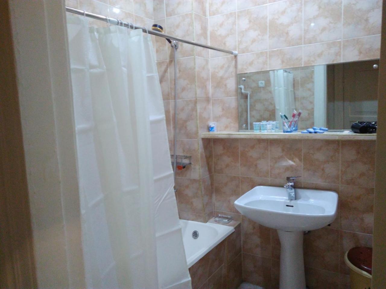 Apartment Gallery Rustaveli 1 Тбилиси Экстерьер фото