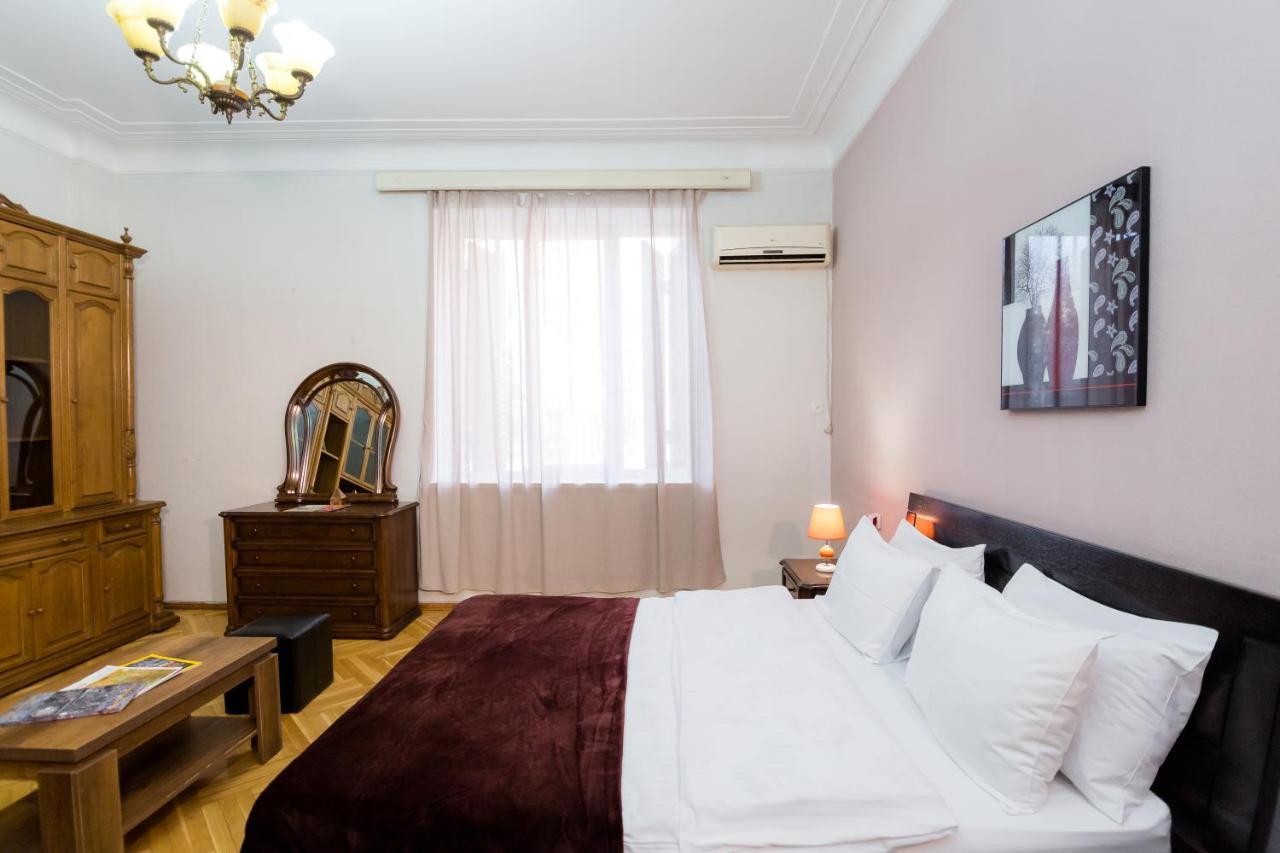Apartment Gallery Rustaveli 1 Тбилиси Экстерьер фото