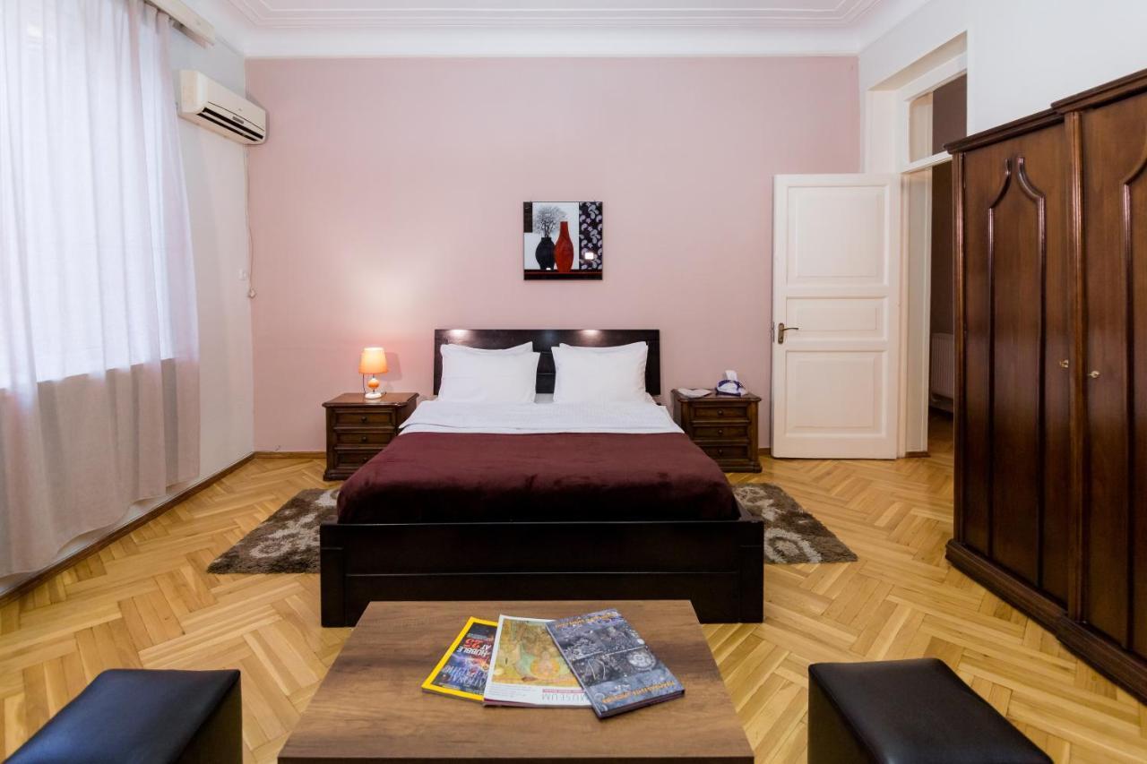 Apartment Gallery Rustaveli 1 Тбилиси Экстерьер фото