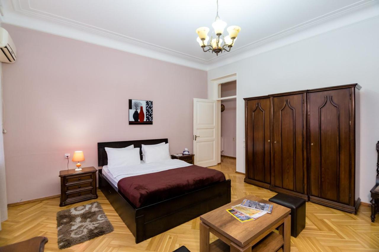 Apartment Gallery Rustaveli 1 Тбилиси Экстерьер фото